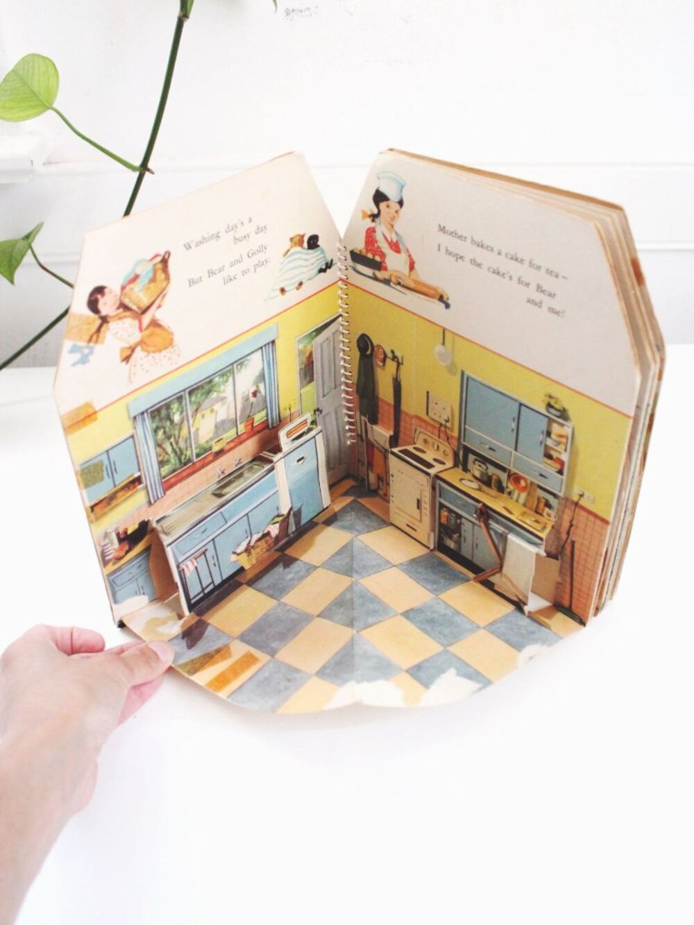 Vintage Dolls House Pop-Up Book Bancroft Publishers Childrens Holland 521A - Picture 3 of 7